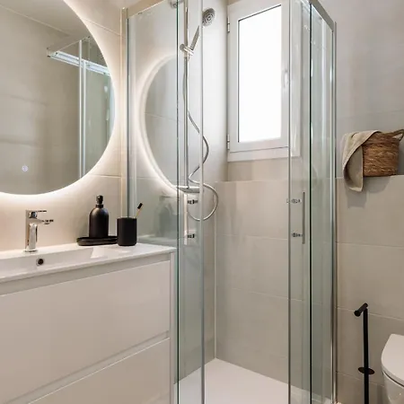 Solea - 3 Bedrooms And Balcony In Eixample Dreta Daire